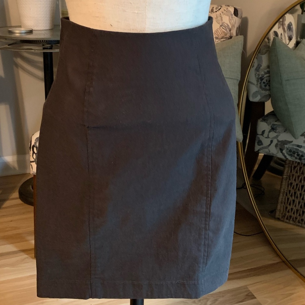 High waisted pencil skirt